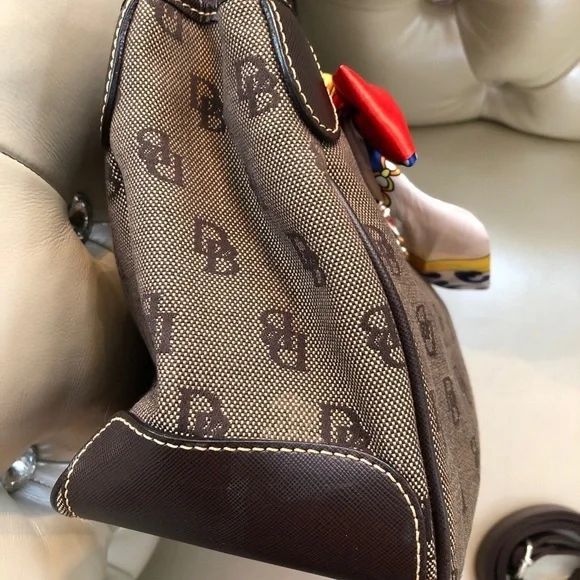 Dooney & Bourke Signature DB tote Crossbody NWOT - Picture 5 of 10